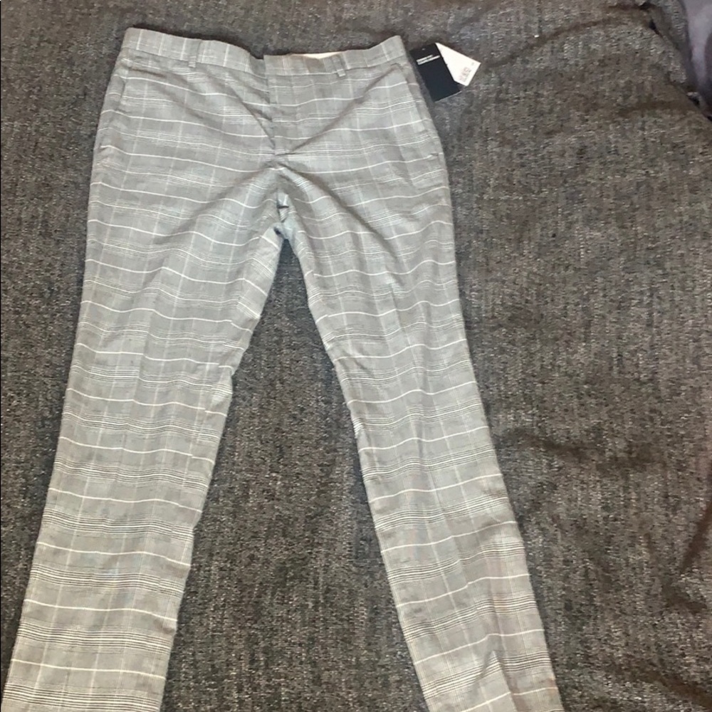 Gray/Black/White plaid pattern H&M pants 34”